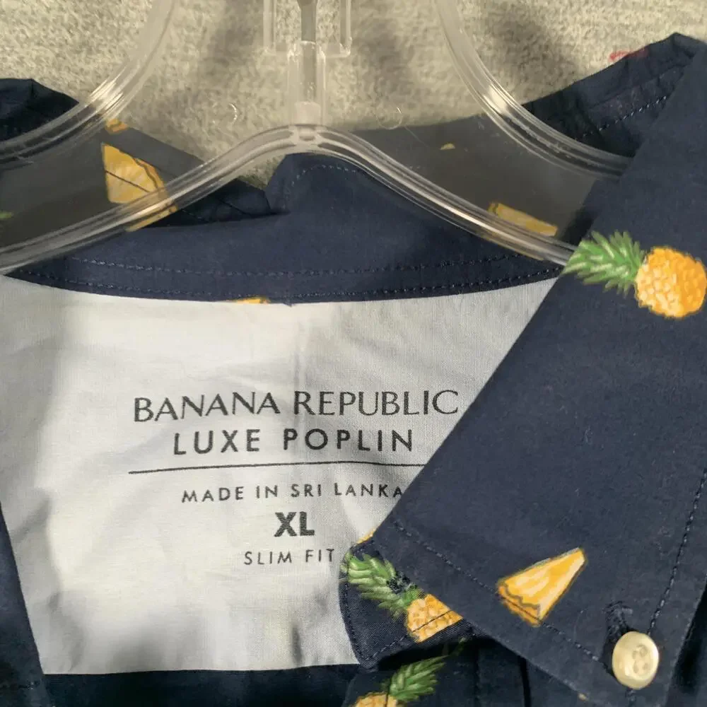 Banana Republic brand banana